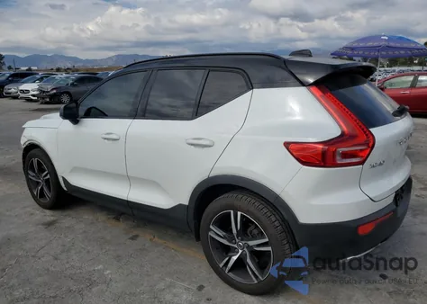 2019 Volvo Xc40 T5 Momentum z USA, uszkodzony, nr VIN YV4162XZ0K2004752